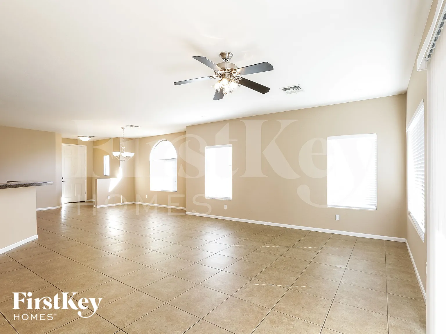 4 bed, 2.0 bath, 1795 sqft, $2,270 — Photo 4