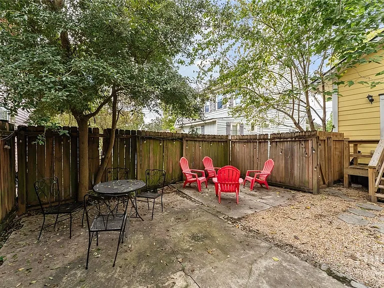 1106 E Broad St — Photo 6