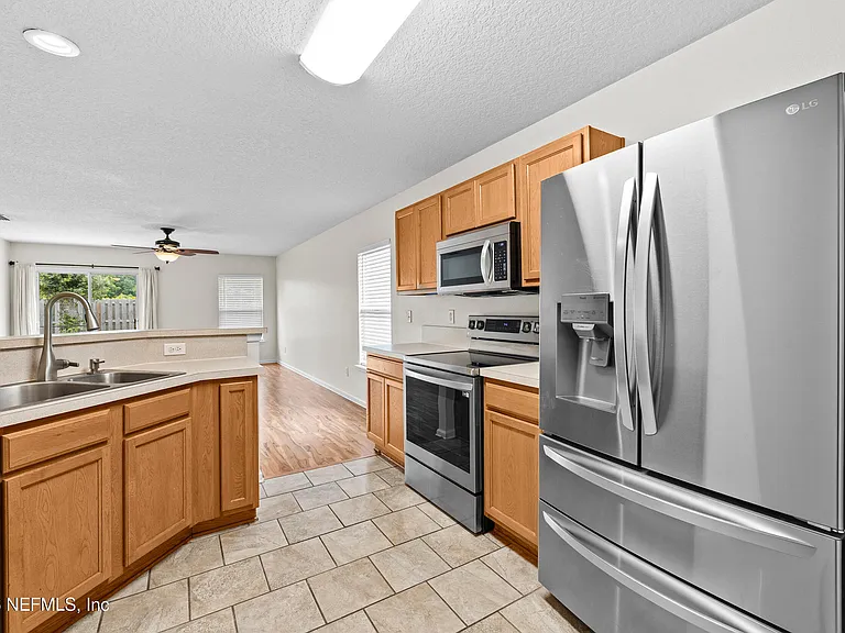 136 Brookfall Dr — Photo 13