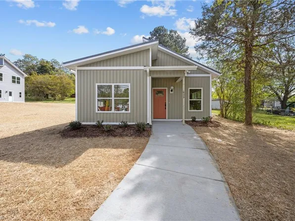 609 N Marshall St, Graham, NC 27253