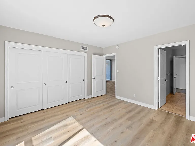 8638 Cashio St #8 — Photo 13