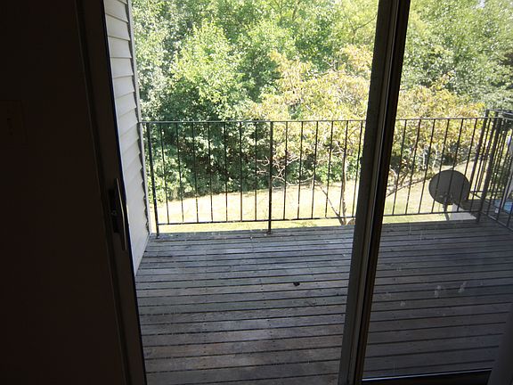 4th image of 126 Gant Cir APT F