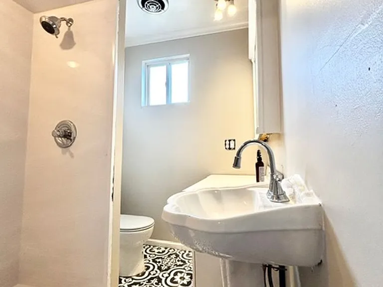 611 Green St — Photo 18