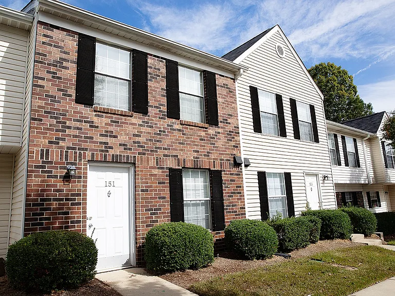 Talbert Woods Apartments and Townhomes — Photo 7