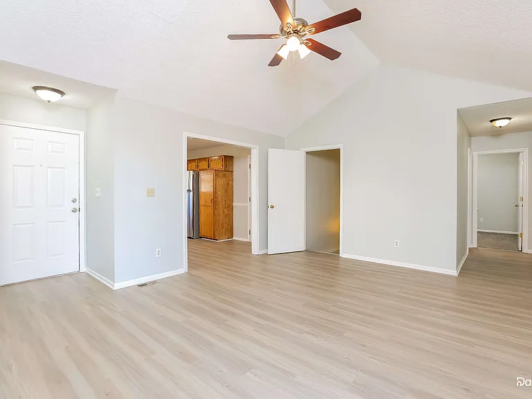 11224 N Marsh Ave — Photo 4