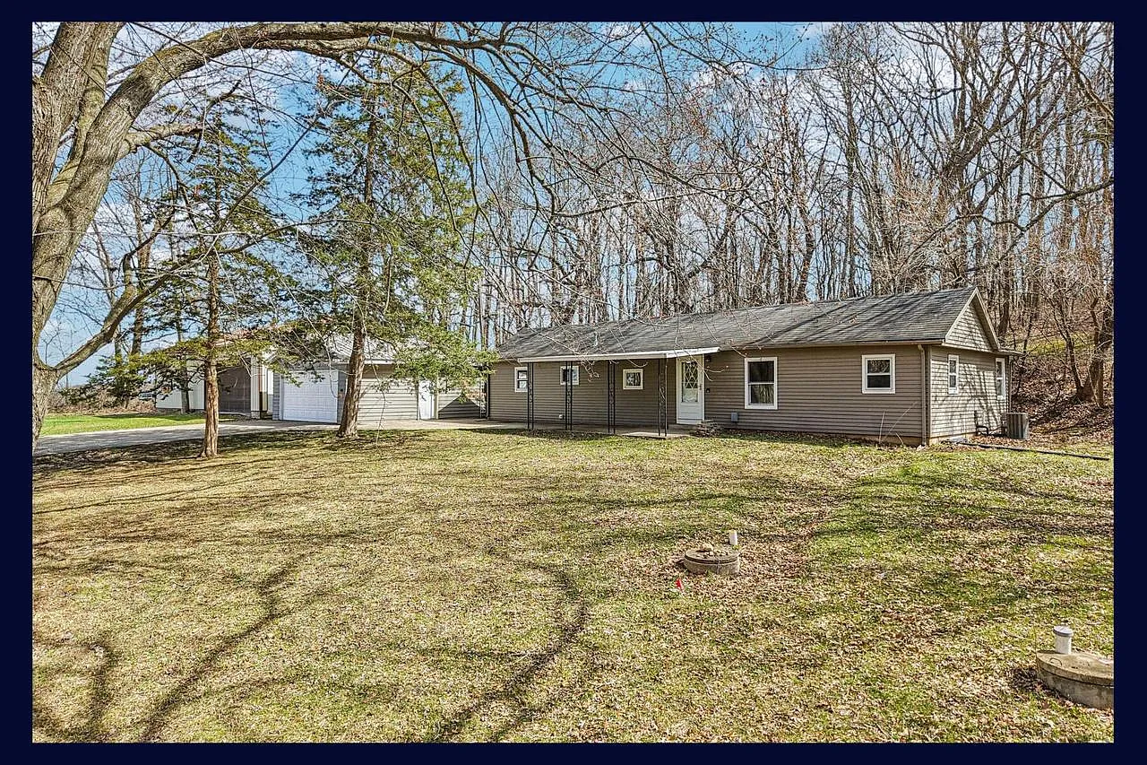 5040 Crestview ROAD photo 1