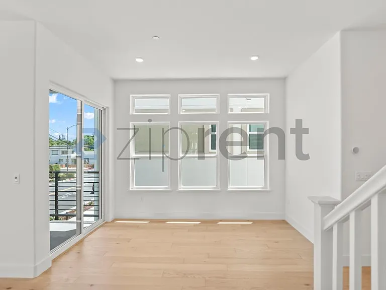 267 Llewellyn Ave — Photo 11