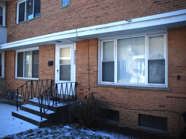 9509 Gross Point Rd #C, Skokie, IL 60076