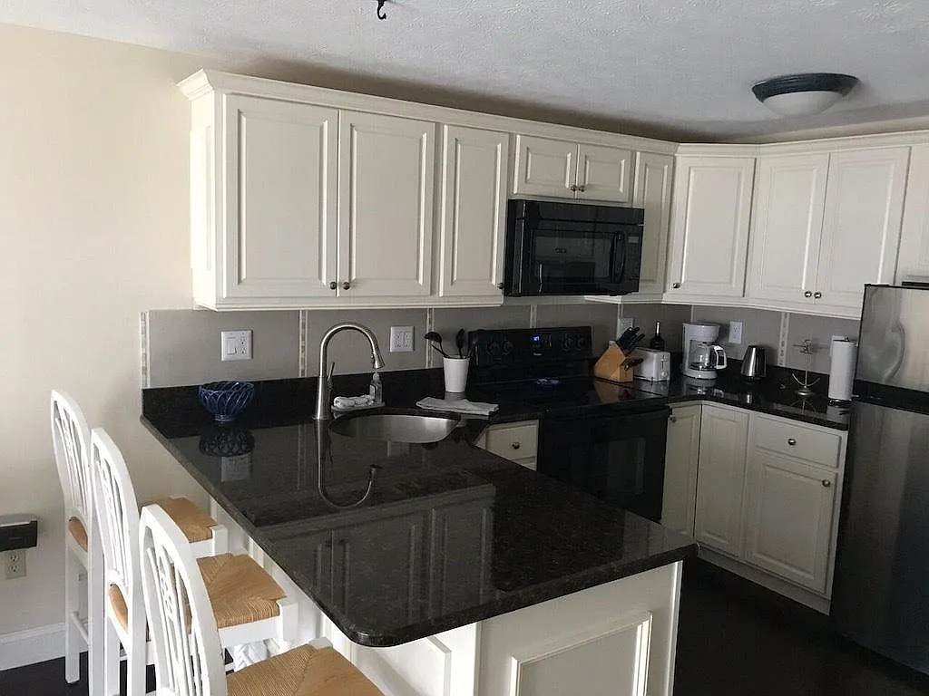 444 Main St — Photo 2