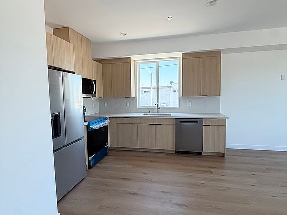 2nd image of 16102 Leadwell St