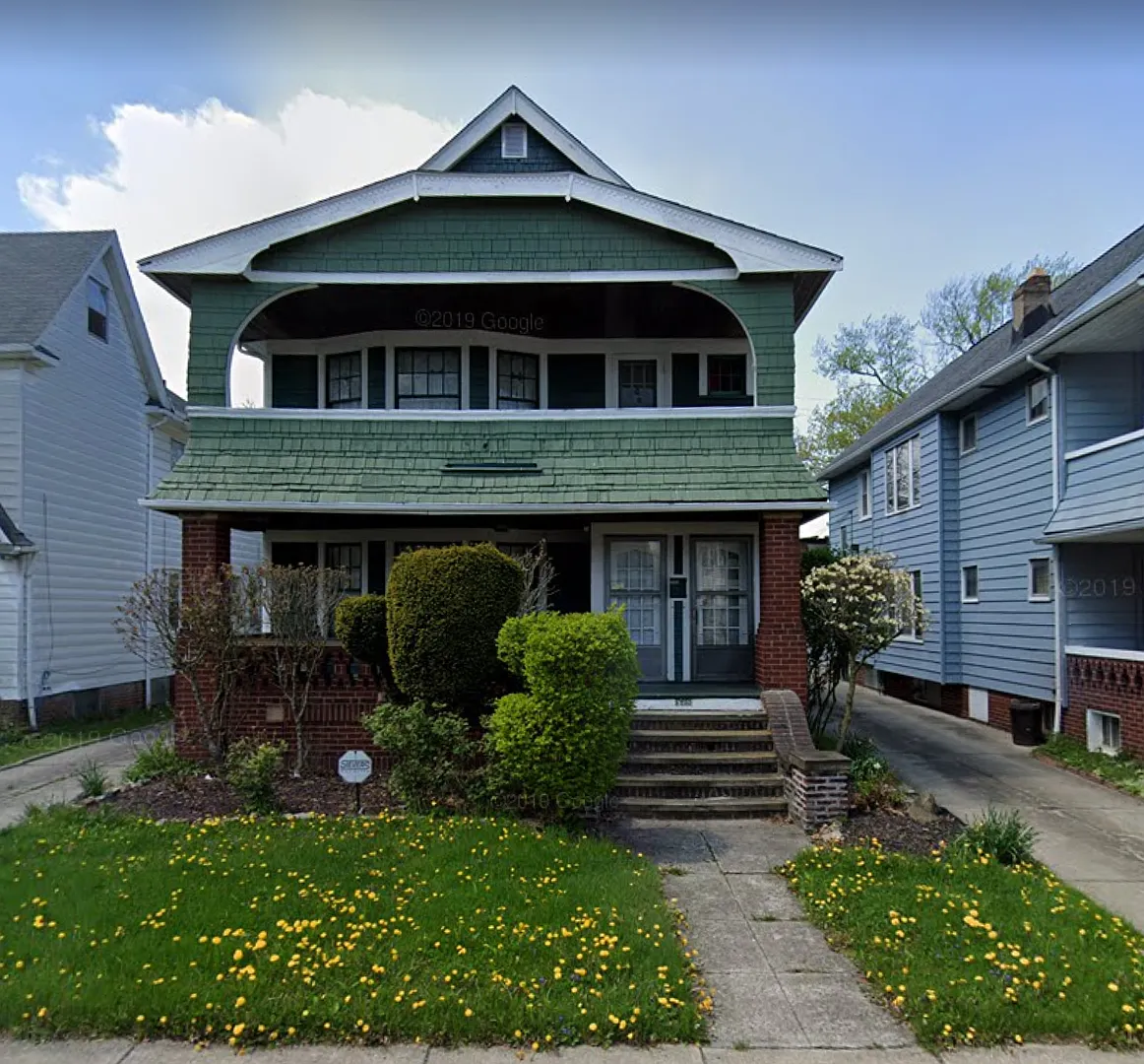 E. 146th 3290 — Photo 1