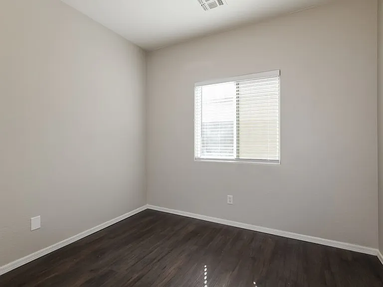 11702 W Jackson St — Photo 11