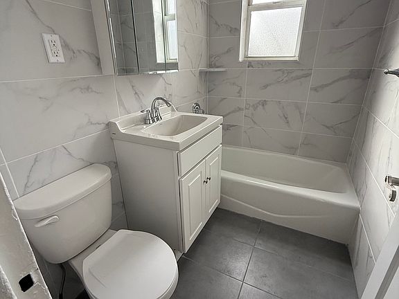 5th image of 2619 Shore Pkwy #1D