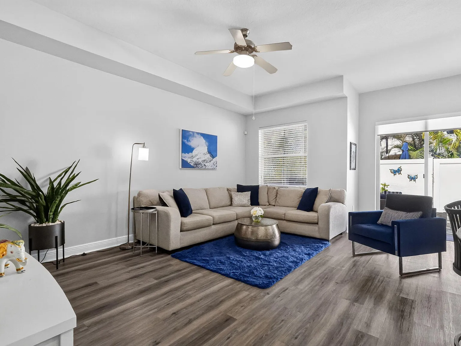 3 bed, 2.5 bath, 1561 sqft, $5,600 — Photo 4