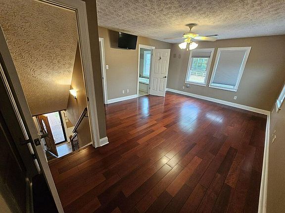 5th image of 1505 Old Loganville Rd