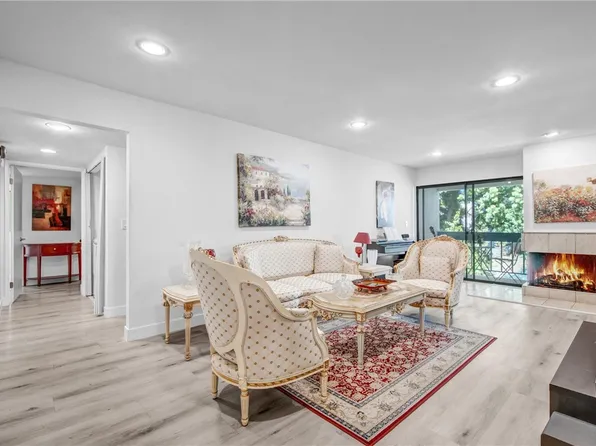 15335 Magnolia Blvd APT 215, Sherman Oaks, CA 91403