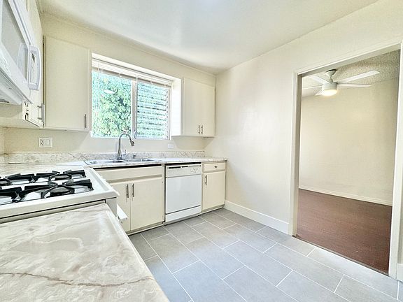 3rd image of 1540 N Laurel Ave APT 27