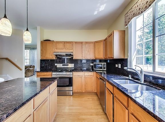 5th image of 1521 Eric Ln