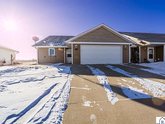 2nd image of 2037 Pratt Cir