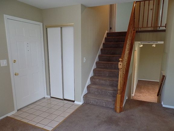 3rd image of 229 Yellow Pine Dr
