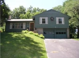 8901 W 70th Ter, Merriam, KS 66204