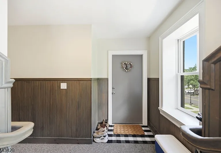 52 Elm St — Photo 4