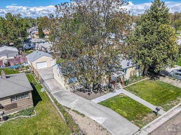 2nd image of 108 Woodlawn Dr