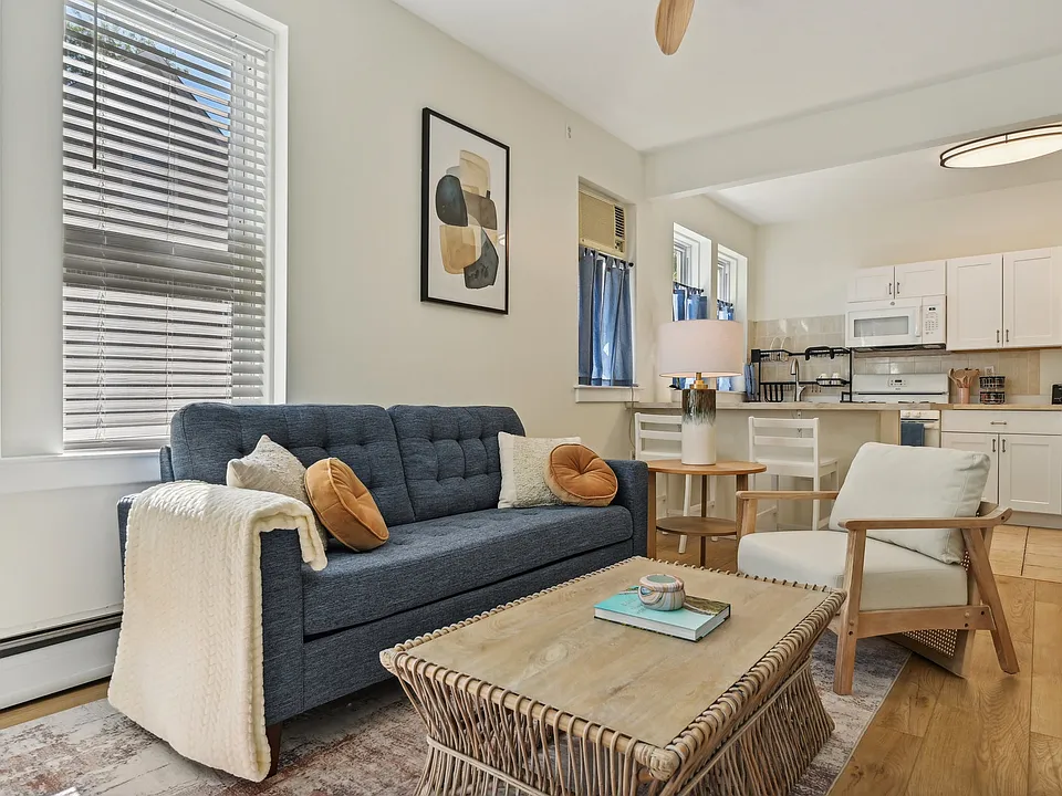 40 Hamilton Rd #1E