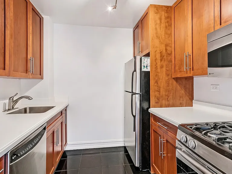 888 8th Ave #7K — Photo 4