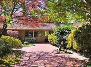 1810 92nd Ave NE, Clyde Hill, WA 98004