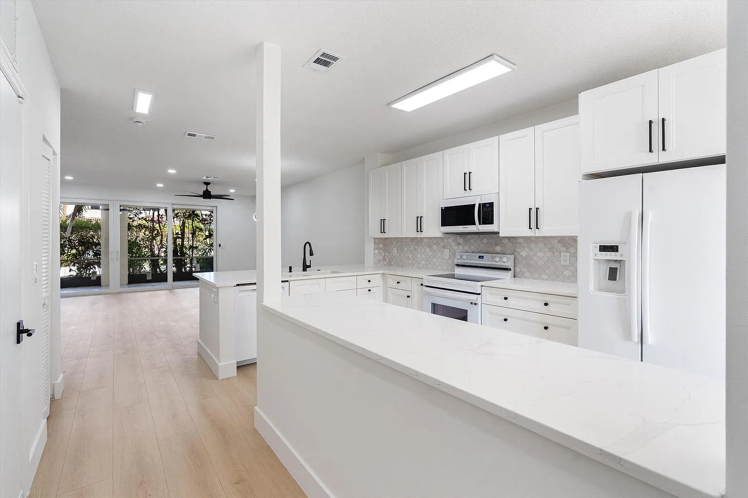 3 bed, 1728 sqft, $5,000 — Photo 1