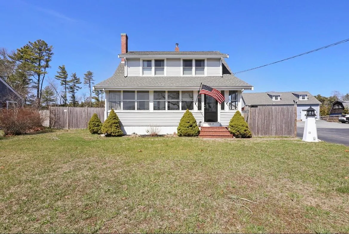 3 bed, 1.5 bath, 1455 sqft, $3,450 — Photo 1