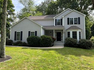 28 Crest Ave, Narragansett, RI 02882