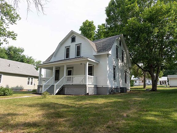 2nd image of 840 Crawford St