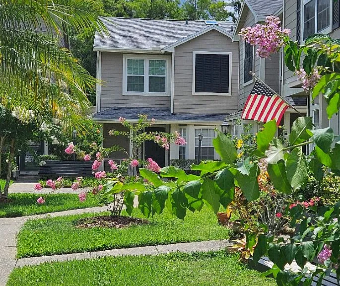 Unit in courtyard