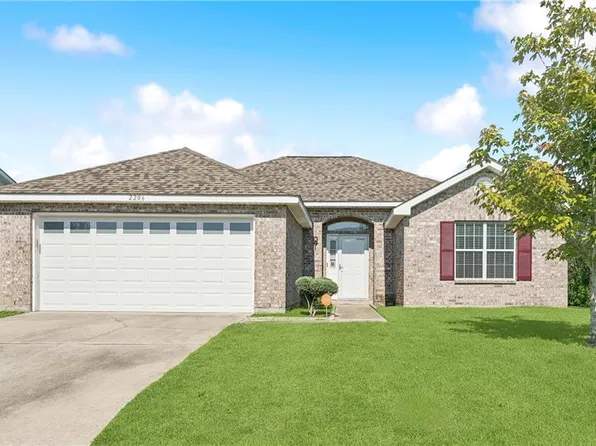 2206 Summertree Dr, Slidell, LA 70460