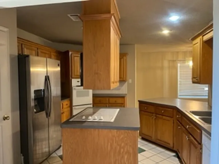 5713 Remington Way — Photo 2