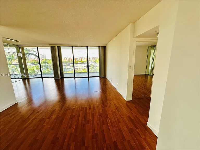 19707 Turnberry Way #5C — Photo 3