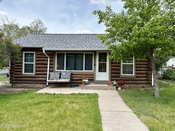 224 1st Ave, Newcastle, WY 82701