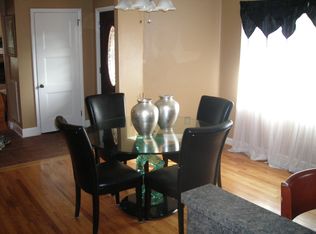 1101 Blueberry Ln, Charlotte, NC 28226