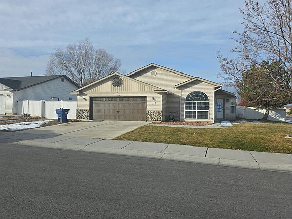 2nd image of 562 Picabo Dr