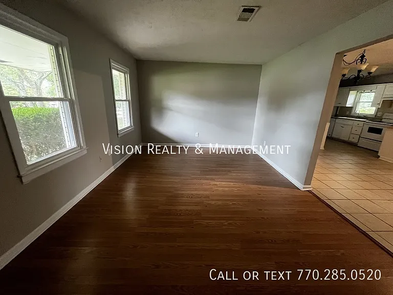 260 Castlegate Cir — Photo 4