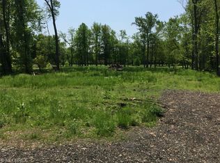 6803 Lake Rd, Madison, OH 44057