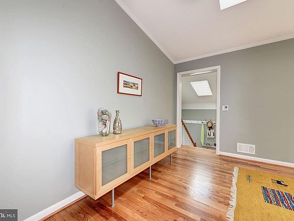 5th image of 8304 Brewster Dr