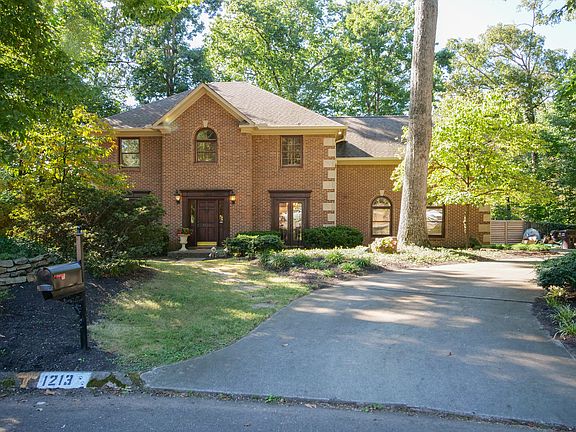 5th image of 1213 Woodbury Ct