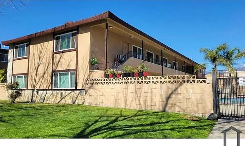 4 bed, 1600 sqft, $3,300 — Photo 4