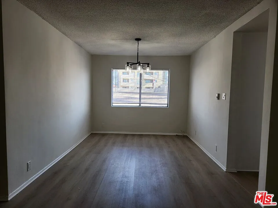 2 bed, 2.0 bath, 1200 sqft, $2,600 — Photo 2