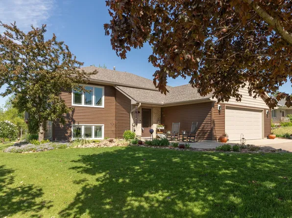 420 Cedar Ct NE, Pine Island, MN 55963