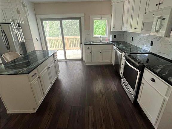 2nd image of 389 Sayles Ave #1