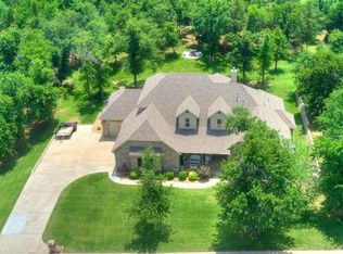 722 Breezy Hill Rd, Edmond, OK 73025